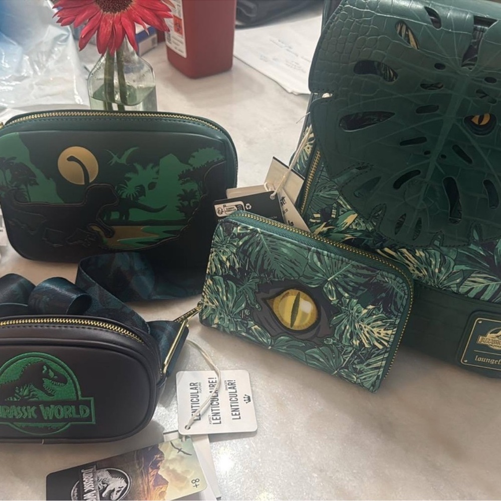 Loungefly Jurassic World Velociraptor Palm Mini backpack, Wallet, & Sling Bag - Picture 2 of 13
